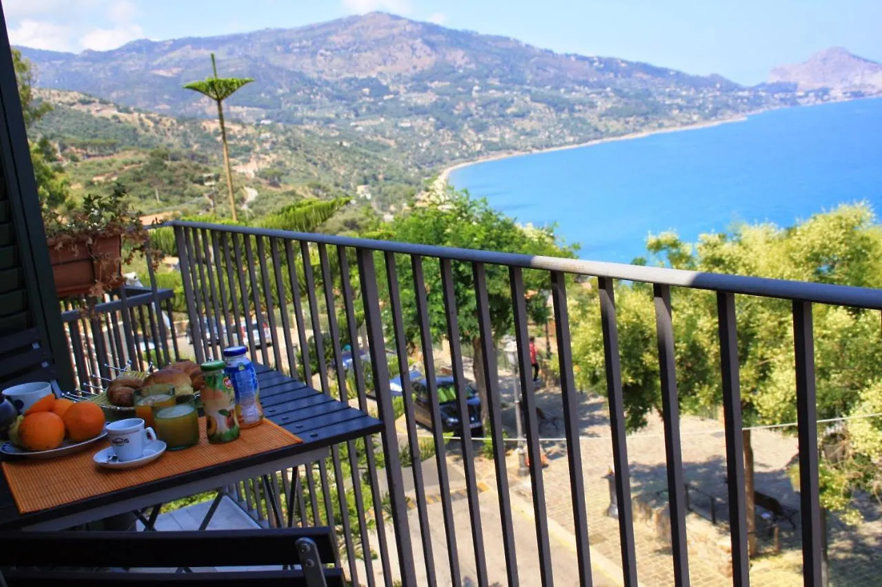 Vista mare sulla Rocca di Cefalù